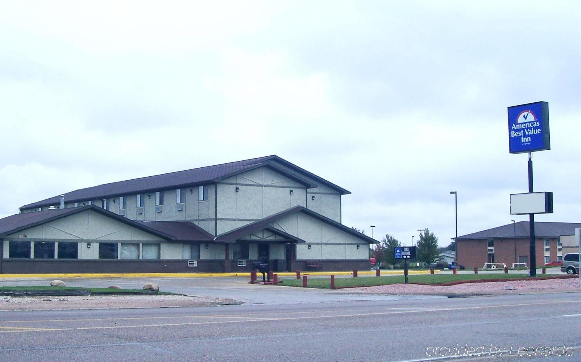 Le Mars Inn And Suites Εξωτερικό φωτογραφία