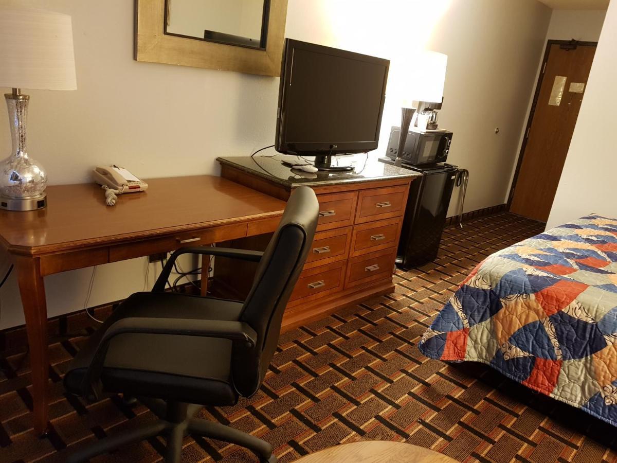 Le Mars Inn And Suites Εξωτερικό φωτογραφία