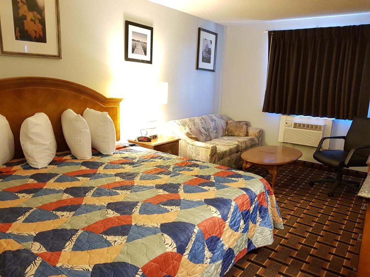 Le Mars Inn And Suites Εξωτερικό φωτογραφία