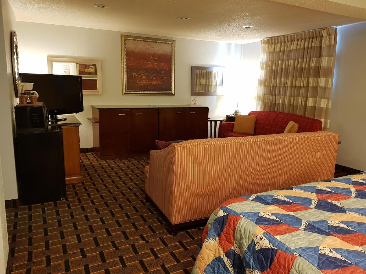 Le Mars Inn And Suites Εξωτερικό φωτογραφία