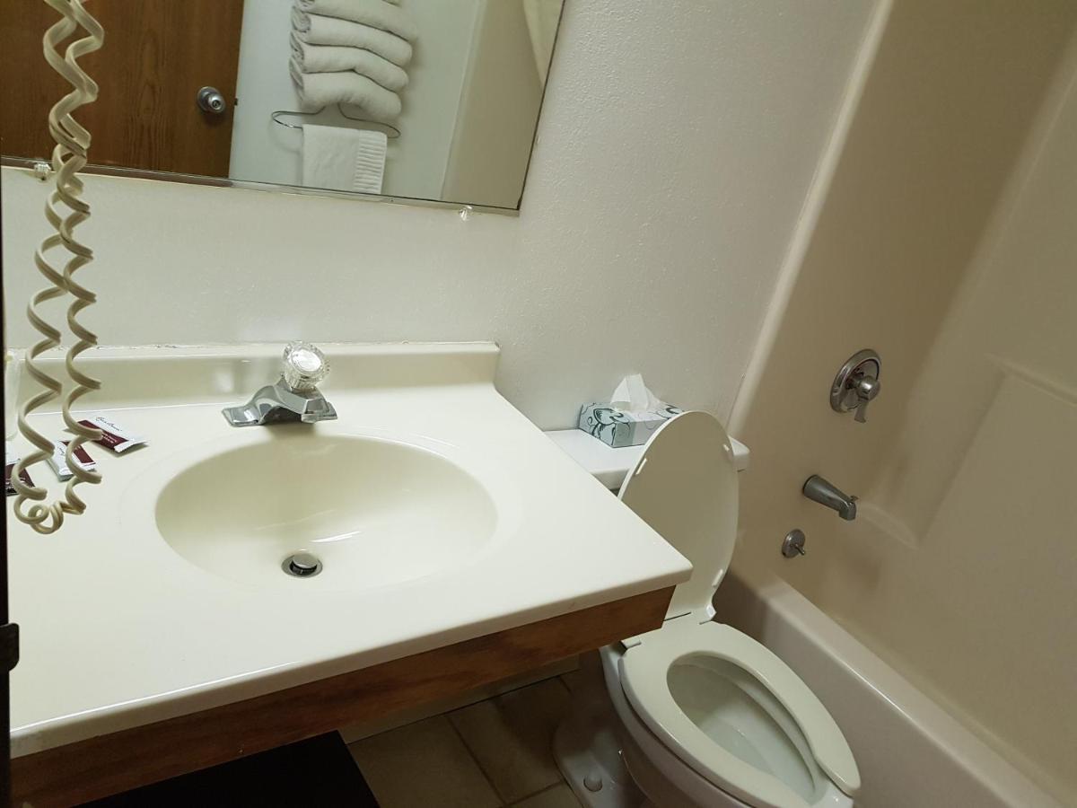 Le Mars Inn And Suites Εξωτερικό φωτογραφία