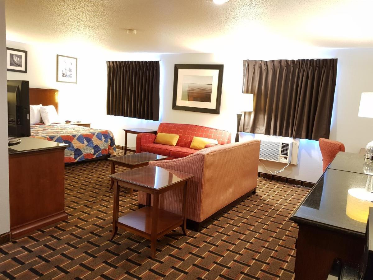 Le Mars Inn And Suites Εξωτερικό φωτογραφία