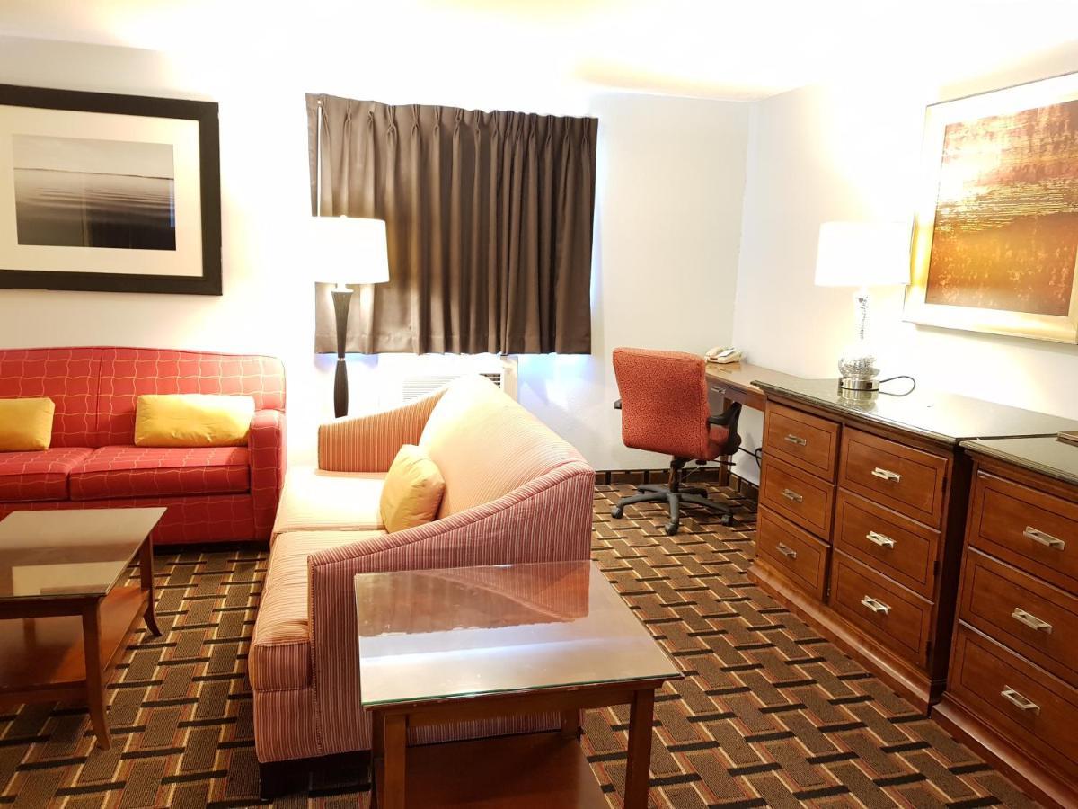 Le Mars Inn And Suites Εξωτερικό φωτογραφία