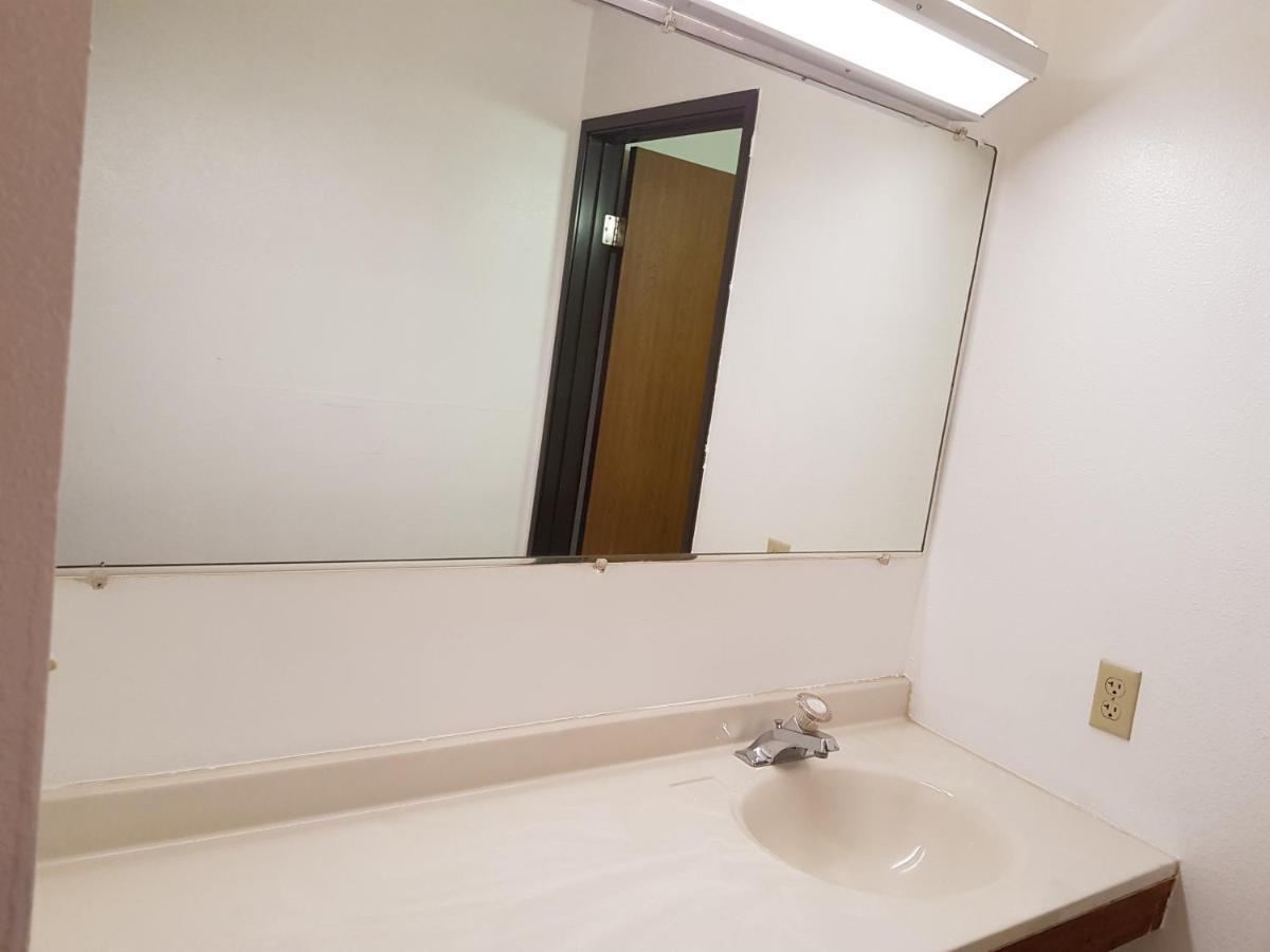 Le Mars Inn And Suites Εξωτερικό φωτογραφία