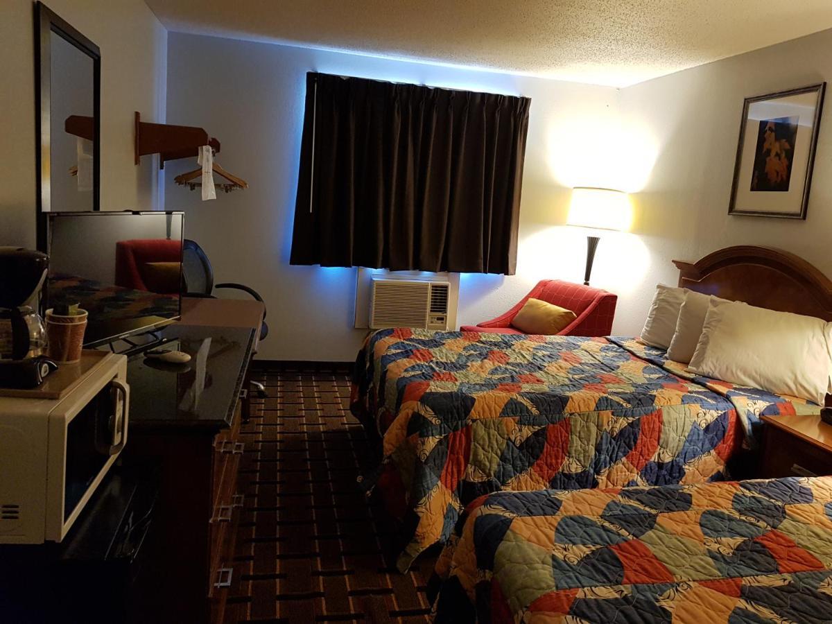 Le Mars Inn And Suites Εξωτερικό φωτογραφία